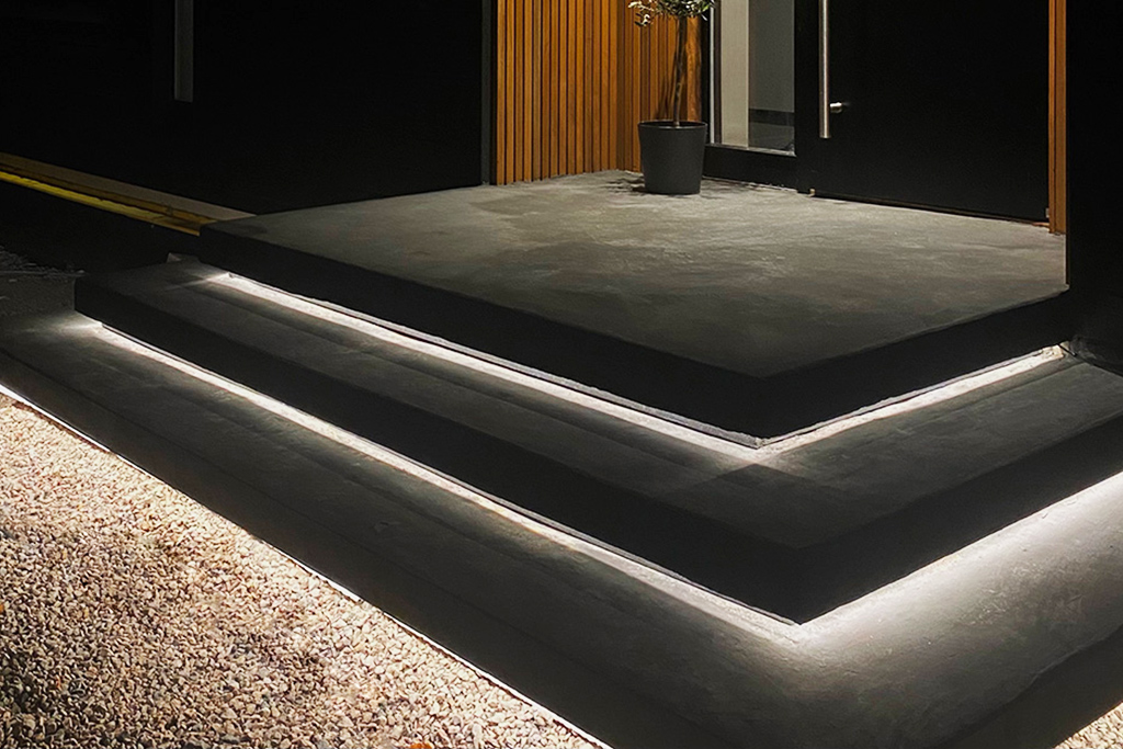 Ljus under trappa utomhus